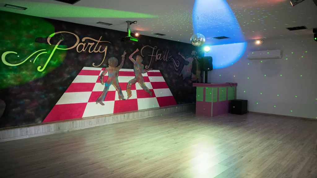 Party hall αρχική